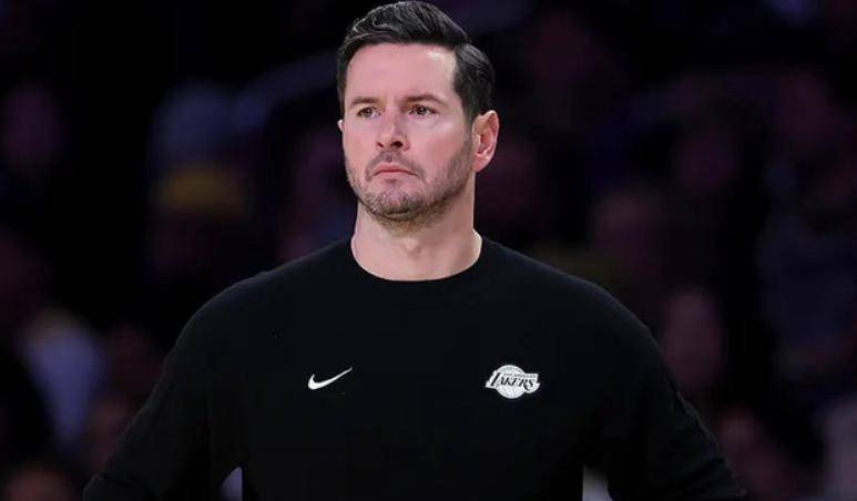 Faker在雄鹿比赛中连败,出色防守引发热议!的简单介绍 Faker在雄鹿比赛中连败,出色防守引发热议!的简单介绍