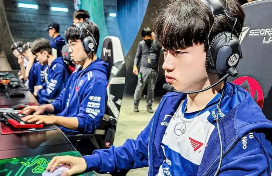 AYX-Faker爆冷击败曼联，精彩发挥引爆全场！的简单介绍